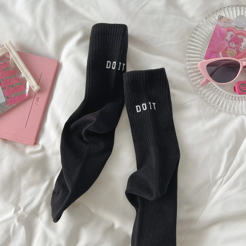 Pink Socks Women's Spring and Autumn Style Mid-tube Socks Ins Outside Wear Cotton Bottoming High Waist Letter Sports Stockings