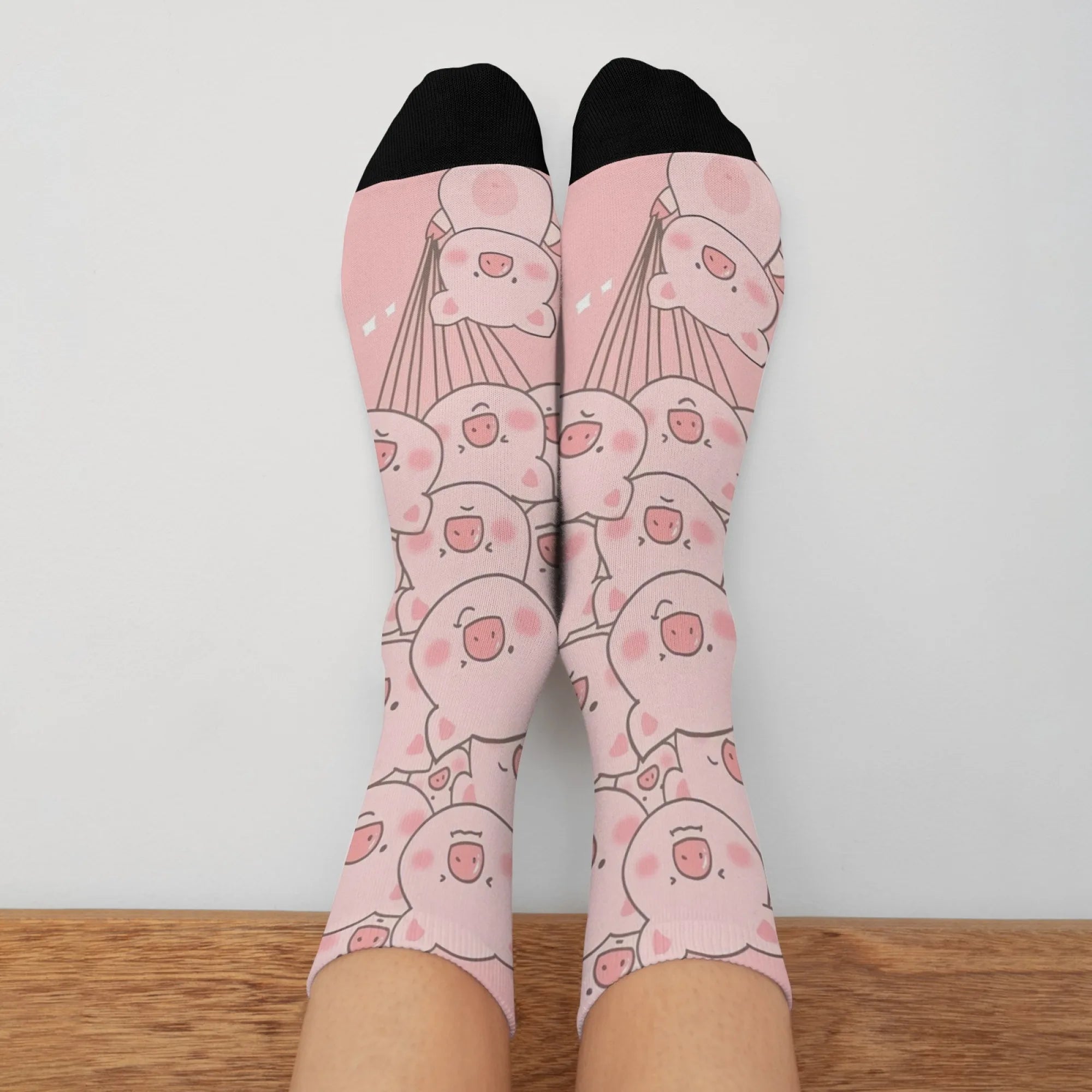 Fun and trendy pink cute pig print retro Harajuku style women's socks non-slip breathable basketball socks novelty gift